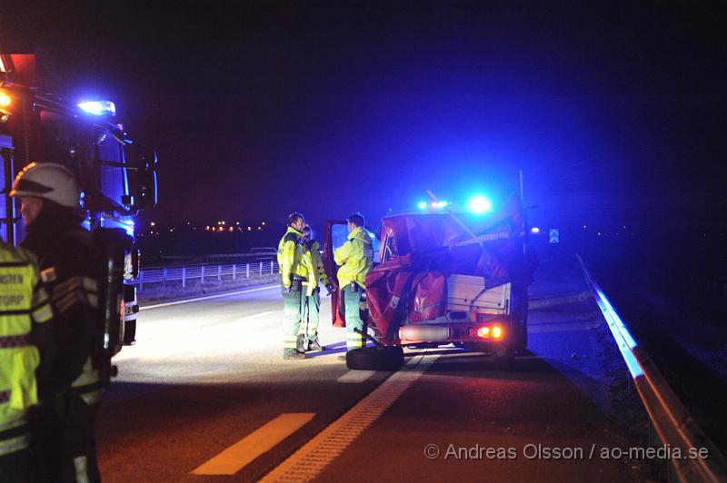 _DSC7729.JPG - Vid 01,30 larmades räddningstjänst, ambulans och polis till e4an i höjd med Åstorp där två mindre lastbilar kolliderat. Hur olyckan har gått till och om någon skadades är oklart. Minst en person fick föras till sjukhus.