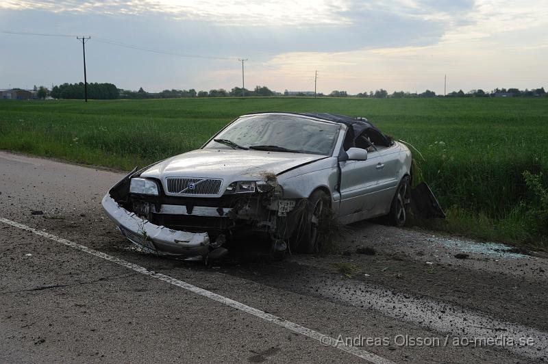 _DSC8912.JPG - Strax efter 06.30 larmades polisen till vägen mellan Klippan och Kvidinge där en personbil voltat. Men bilen var tom, det visade sig senare att det var en person i Kvidinge som tidigare blivit nedslagen och rånad på sin bil.