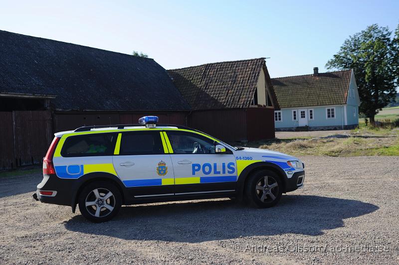 _DSC1742.JPG - Vid 08.15 larmades räddningstjänsten från Åstorp, Kvidinge och Klippan samt flera ambulanser och polis till väg 21 mellan Åstorp och Kvidinge där tre  personbilar av oklar anledning kolliderat. Minst fyra personer fick föras med ambulans till sjukhus, skadeläget oklart. Begränsad framkomlighet under räddnings och bärgningsarbetet.