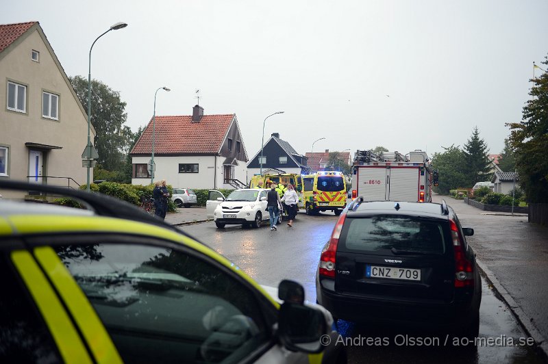 DSC_5713.JPG - Strax innan kl 8 larmades räddningstjänst, polis och ambulans till Åstorp där en cyklist kört och vält i en backe. Personen fick föras med ambulans till sjukhus för kontroll.