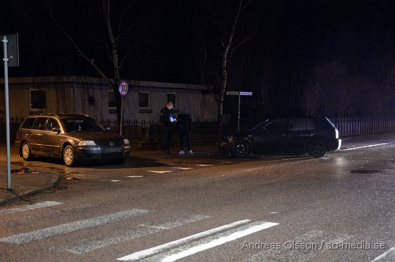 DSC_0524.JPG - Vid 23.45 larmades räddningstjänst, ambulans och polis till en trafikolycka på Ormastorpsgatran i Åstorp där två personbilar kolliderat. Ingen person ska ha kommit till skada och hur olyckan gått till är oklar.